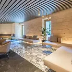 20th Floor, Mercury Tower Διαμέρισμα *
