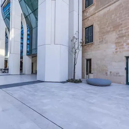 20th Floor, Mercury Tower *