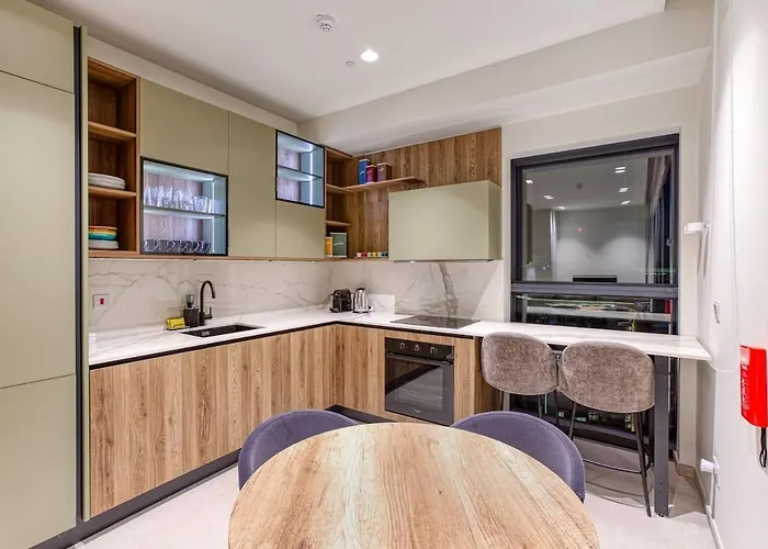 20th Floor, Mercury Tower 아파트