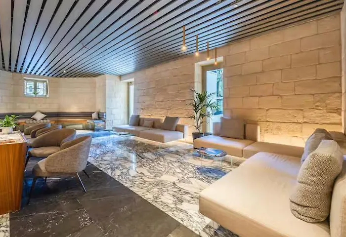 20th Floor, Mercury Tower 아파트 *